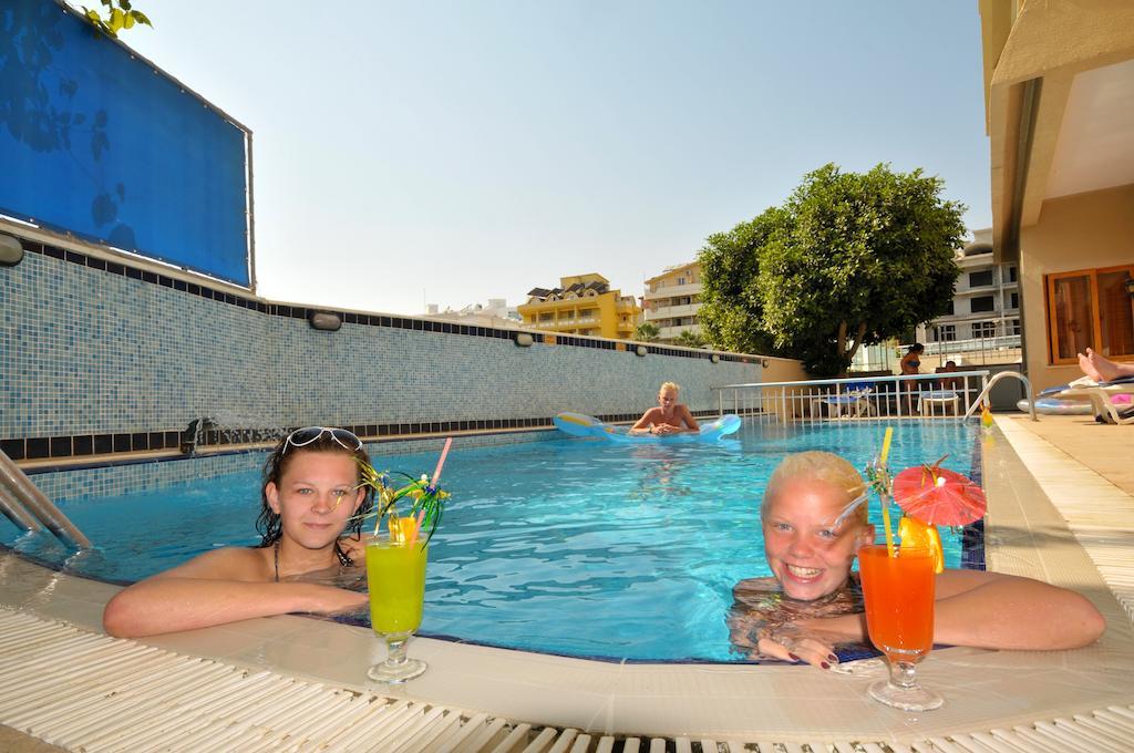 מרמריס Maris Beach Hotel מראה חיצוני תמונה