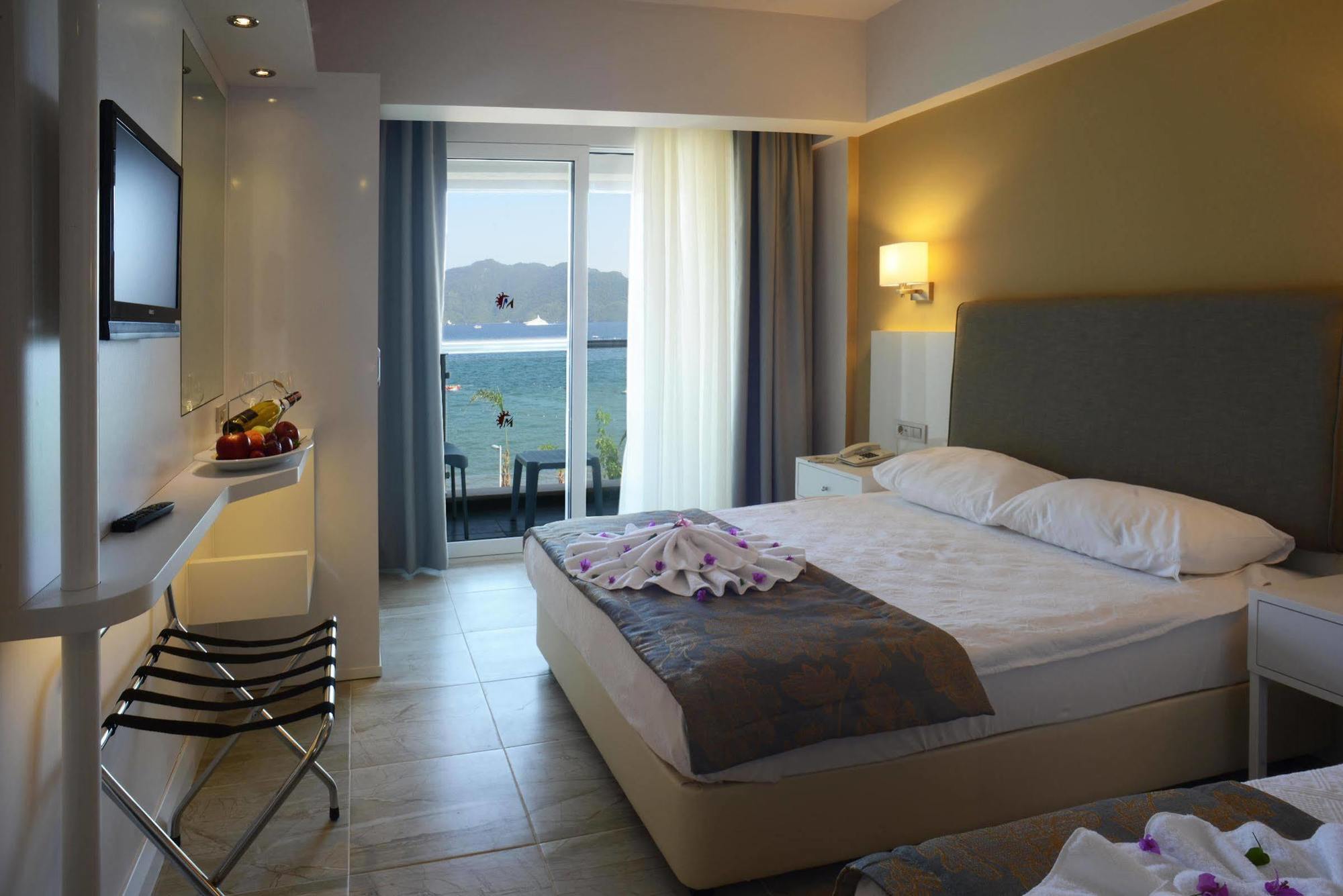 מרמריס Maris Beach Hotel מראה חיצוני תמונה