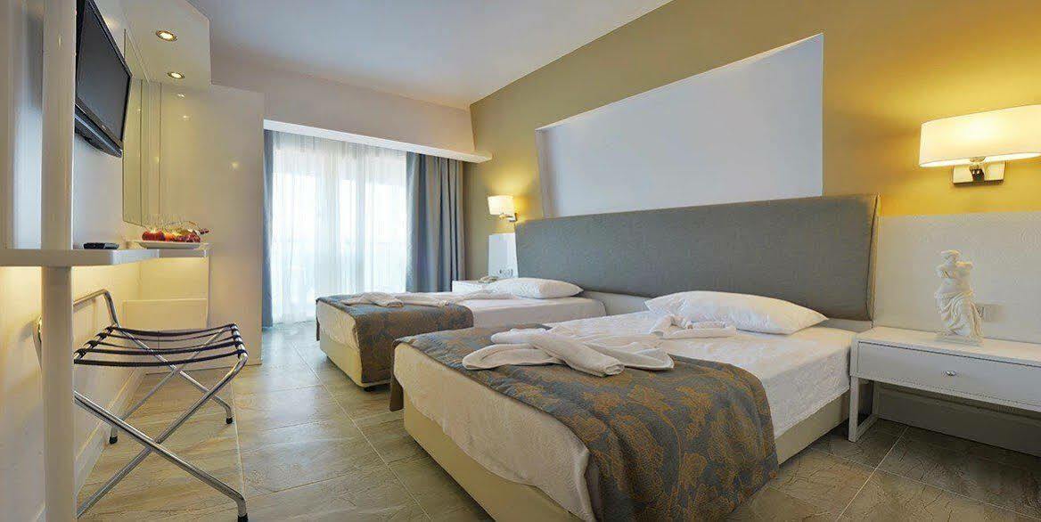 מרמריס Maris Beach Hotel מראה חיצוני תמונה